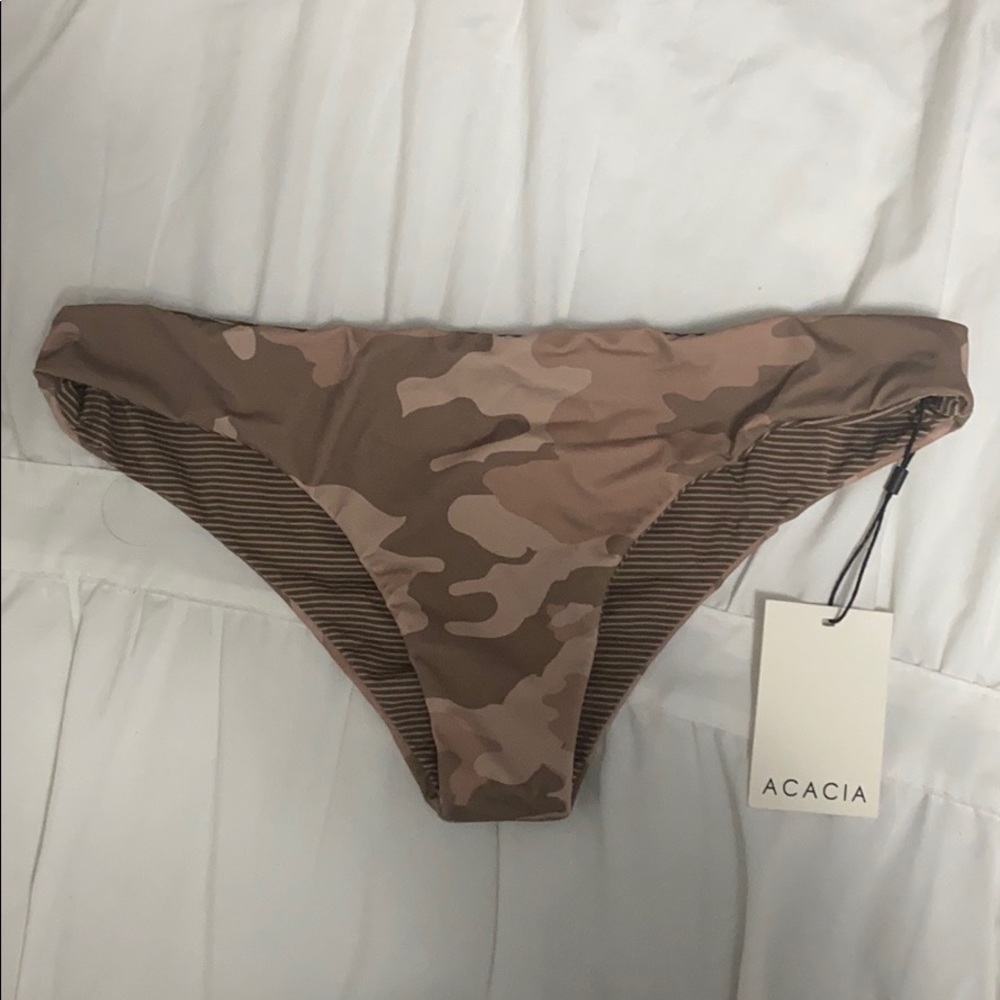 Acacia Dakota camo makai bottoms